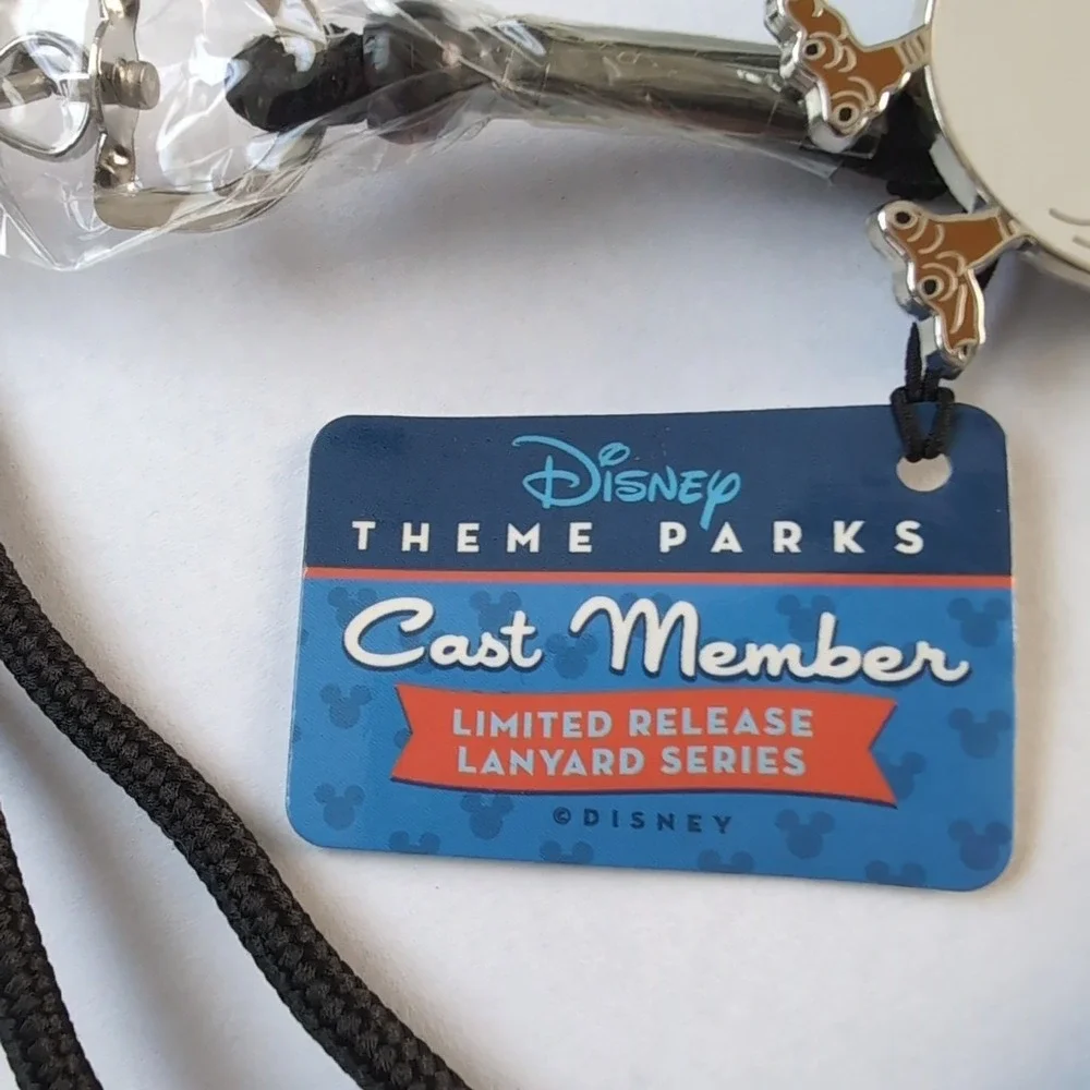Disney Star Wars Porg Cast Member Exclusive Limited Release Lanyard Medal Pin